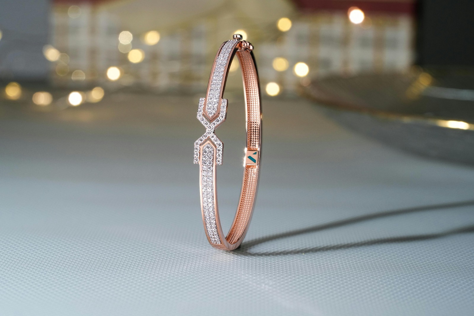 Discover Elegant Roségold-Diamantarmband with Brilliant Diamonds
